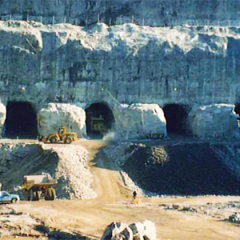 Excavation et bétonnage des conduites forcées de la Centrale LA-1